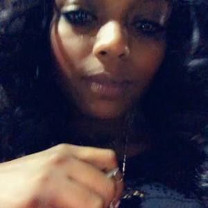 Meet your Posher, Dominique